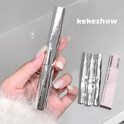 This mascara creates thick, long, and curled lashes. It's waterproof, smudge-proof🪄