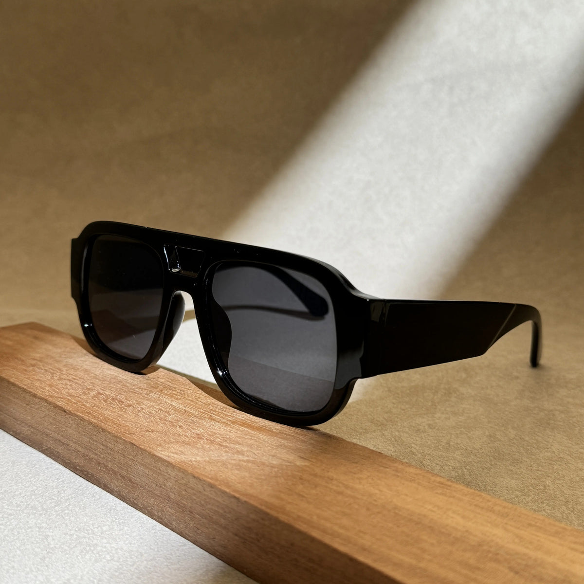 Stylish Aviator Sunglasses for Men and Women , Trendy Rectangle, Fashionable Design, Perfect😎